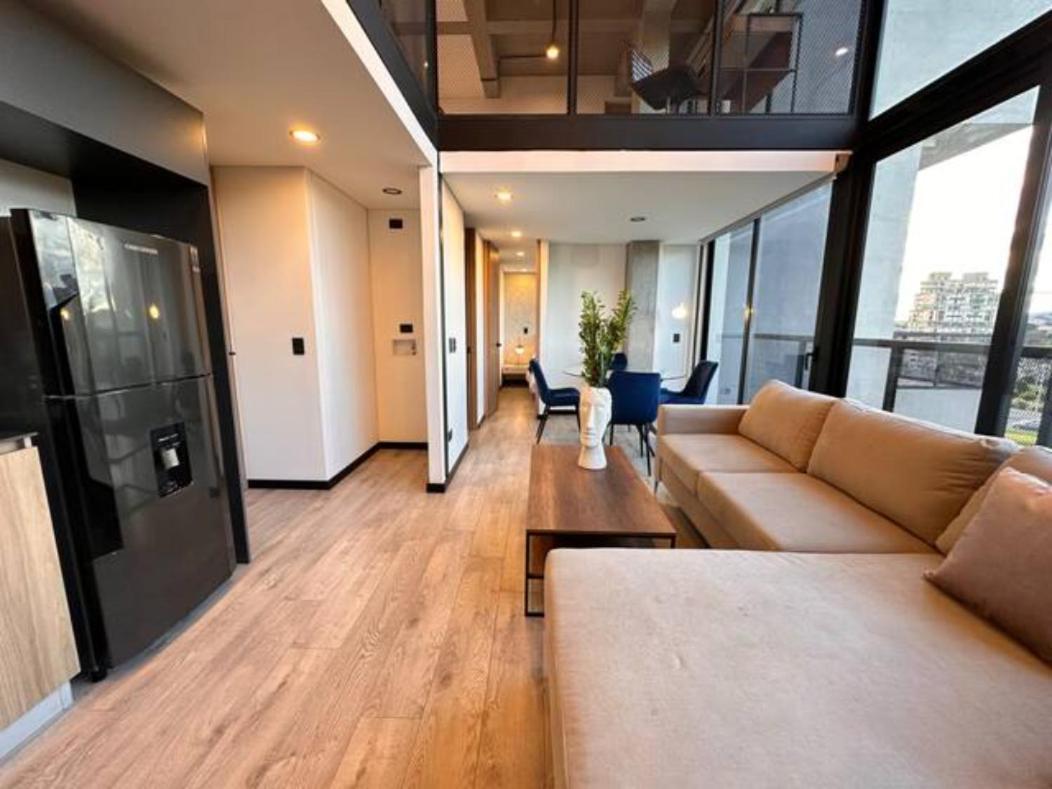 Skyline - Elegant Living With Coworking & Scenic Views Apartment *
