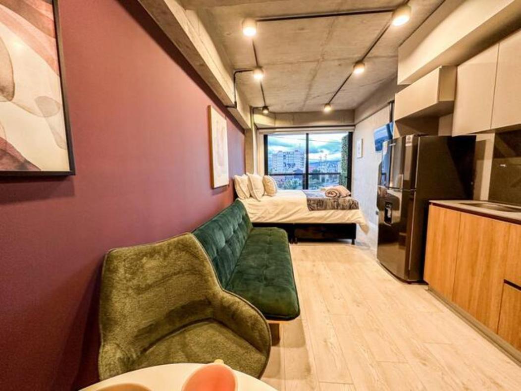 Apartment Skyline - Elegant Living With Coworking & Scenic Views