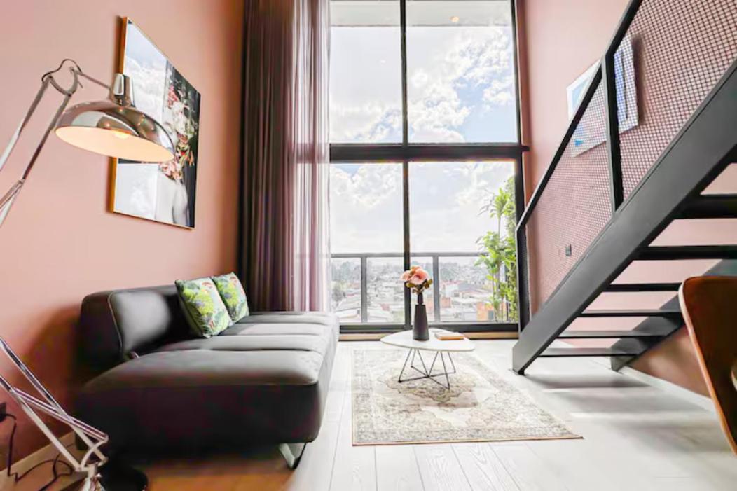 Skyline - Elegant Living With Coworking & Scenic Views Apartment