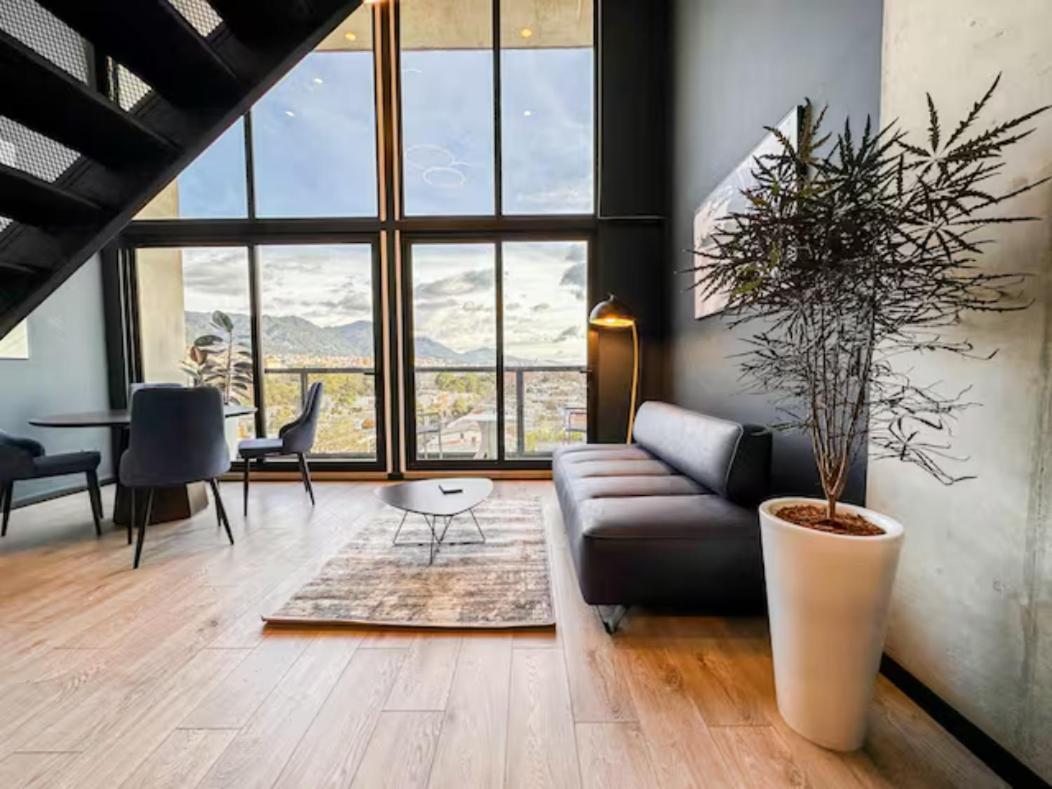 Skyline - Elegant Living With Coworking & Scenic Views Bogota