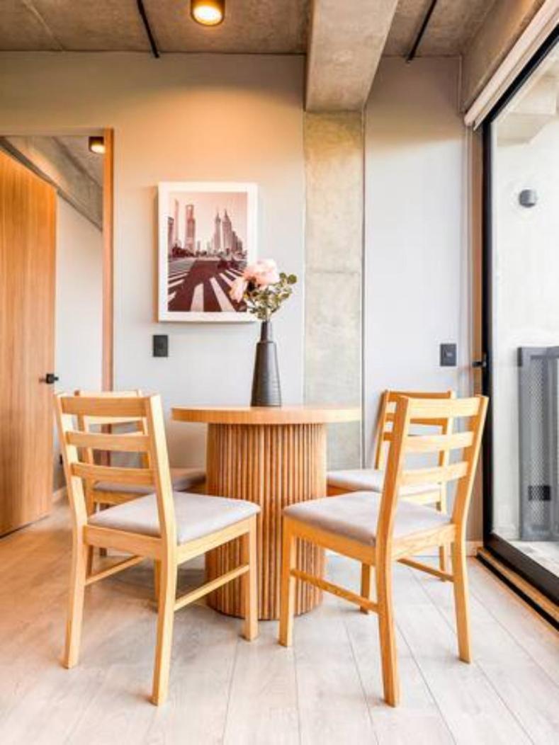 Skyline - Elegant Living With Coworking & Scenic Views Apartment