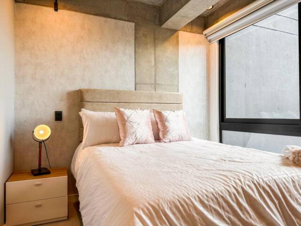Apartment Skyline - Elegant Living With Coworking & Scenic Views