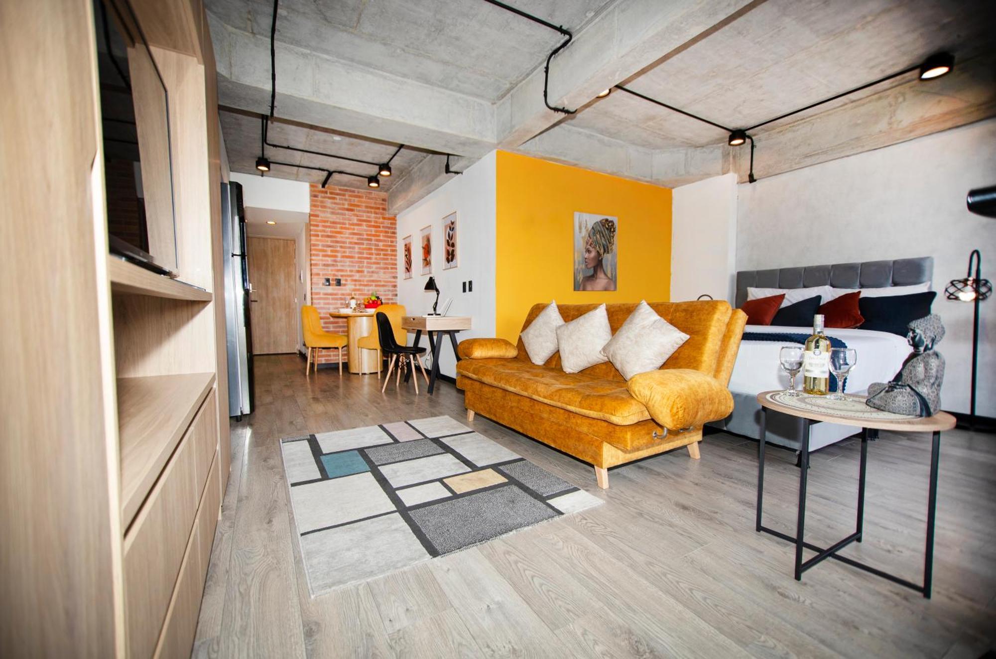 Apartment Skyline - Elegant Living With Coworking & Scenic Views Bogota